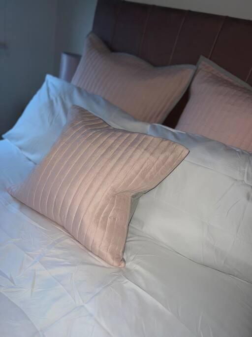 Leeds Clarence Dock 2 Bedroom Apt Dış mekan fotoğraf
