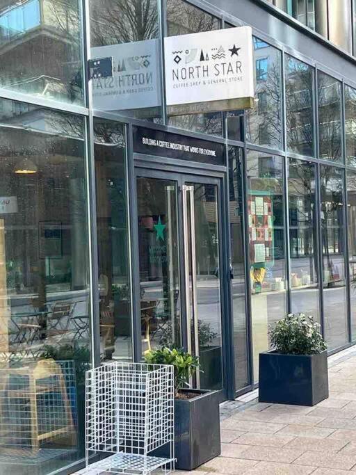Leeds Clarence Dock 2 Bedroom Apt Dış mekan fotoğraf