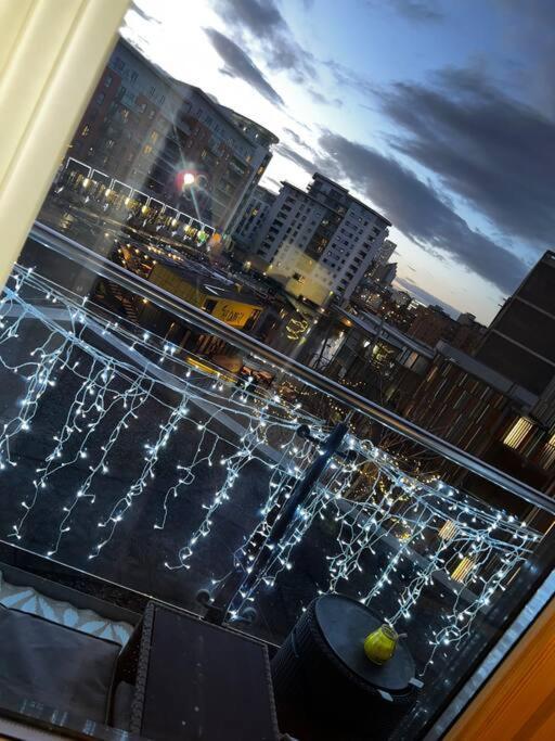 Leeds Clarence Dock 2 Bedroom Apt Dış mekan fotoğraf