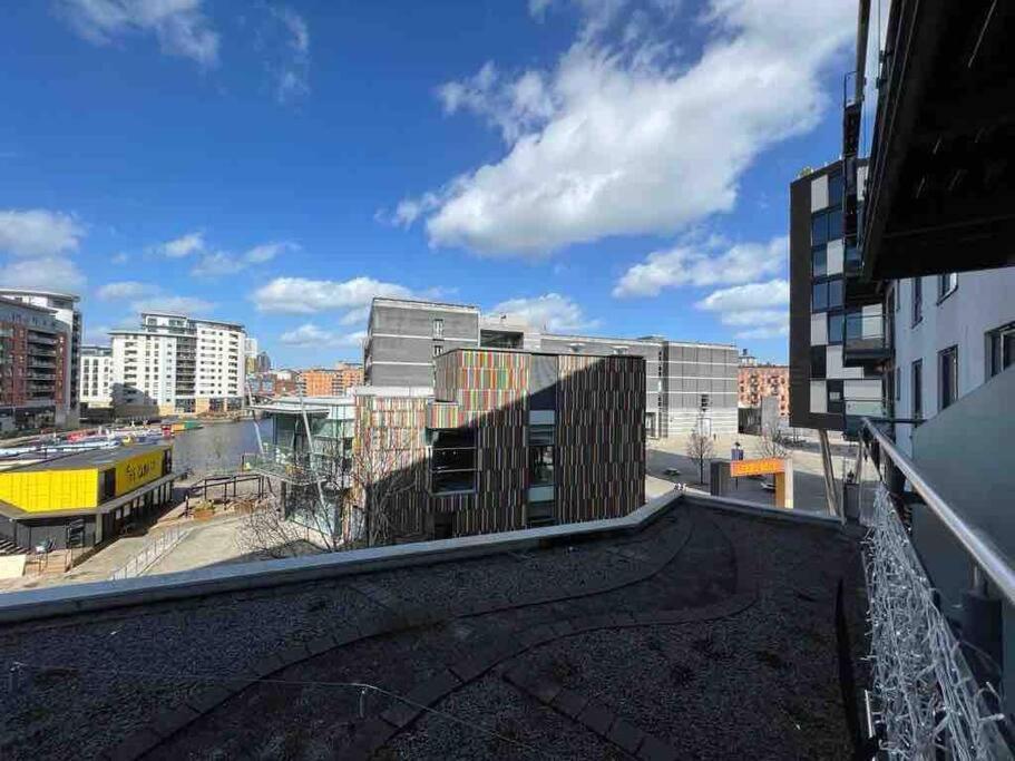 Leeds Clarence Dock 2 Bedroom Apt Dış mekan fotoğraf