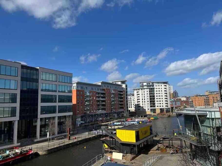 Leeds Clarence Dock 2 Bedroom Apt Dış mekan fotoğraf